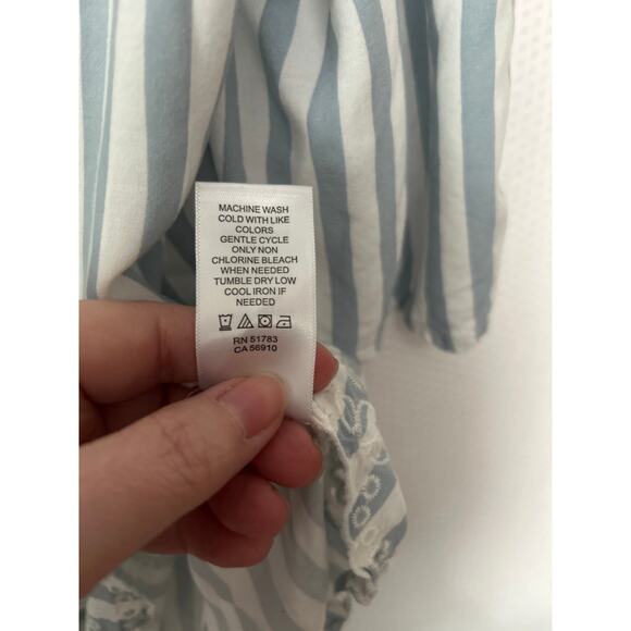 Maurices Blue White Embroidered Striped Crochet Trim Cold Shoulder V Neck Top 1X - Picture 8 of 11